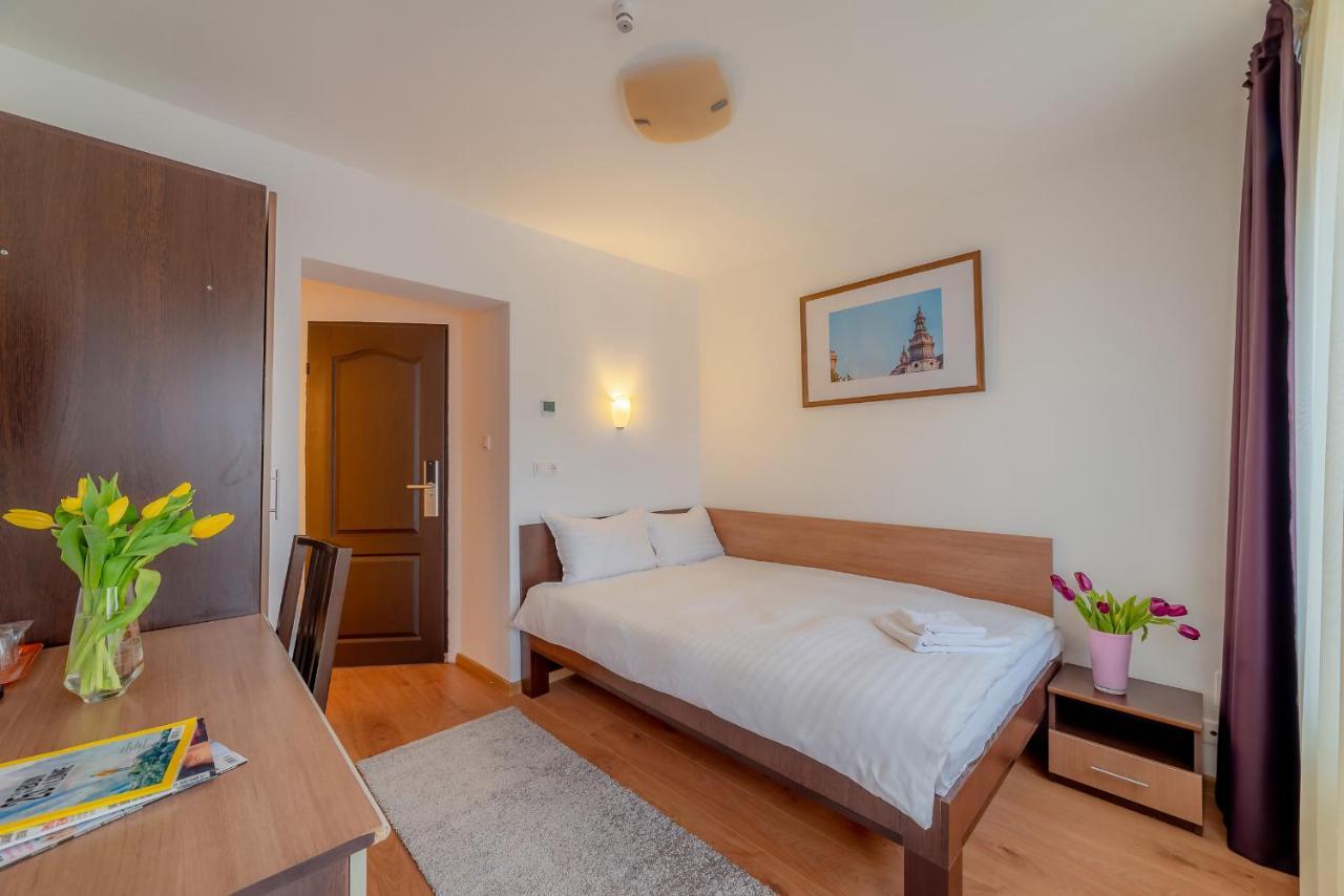 Pension Cluj Bagian luar foto