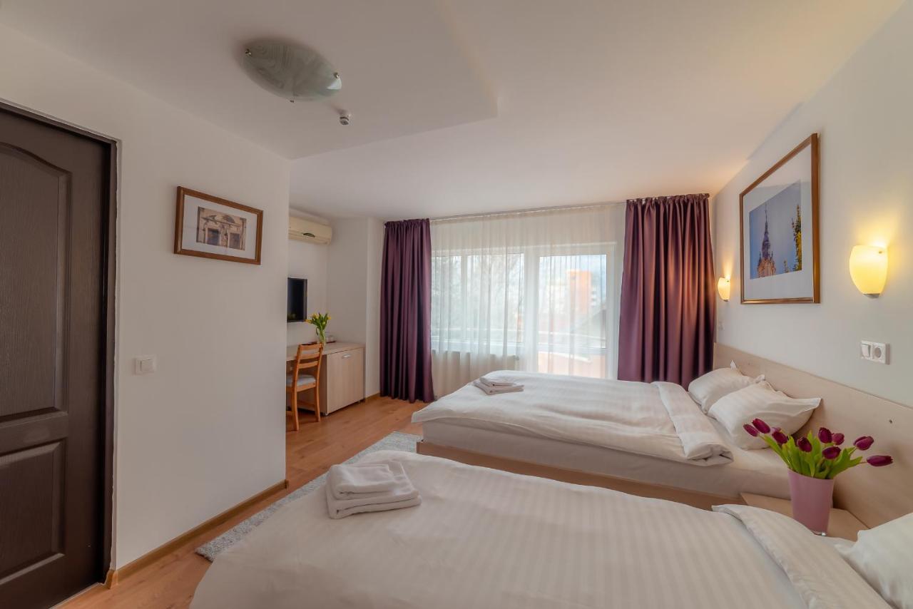 Pension Cluj Bagian luar foto