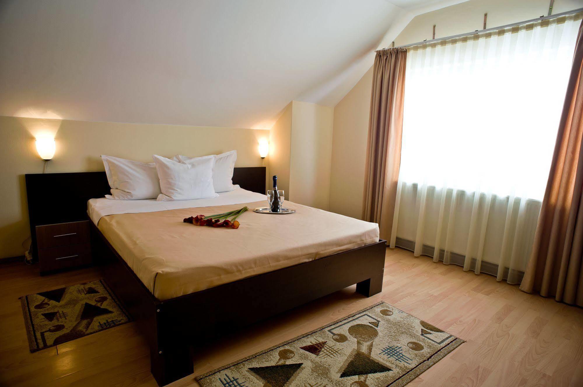 Pension Cluj Bagian luar foto