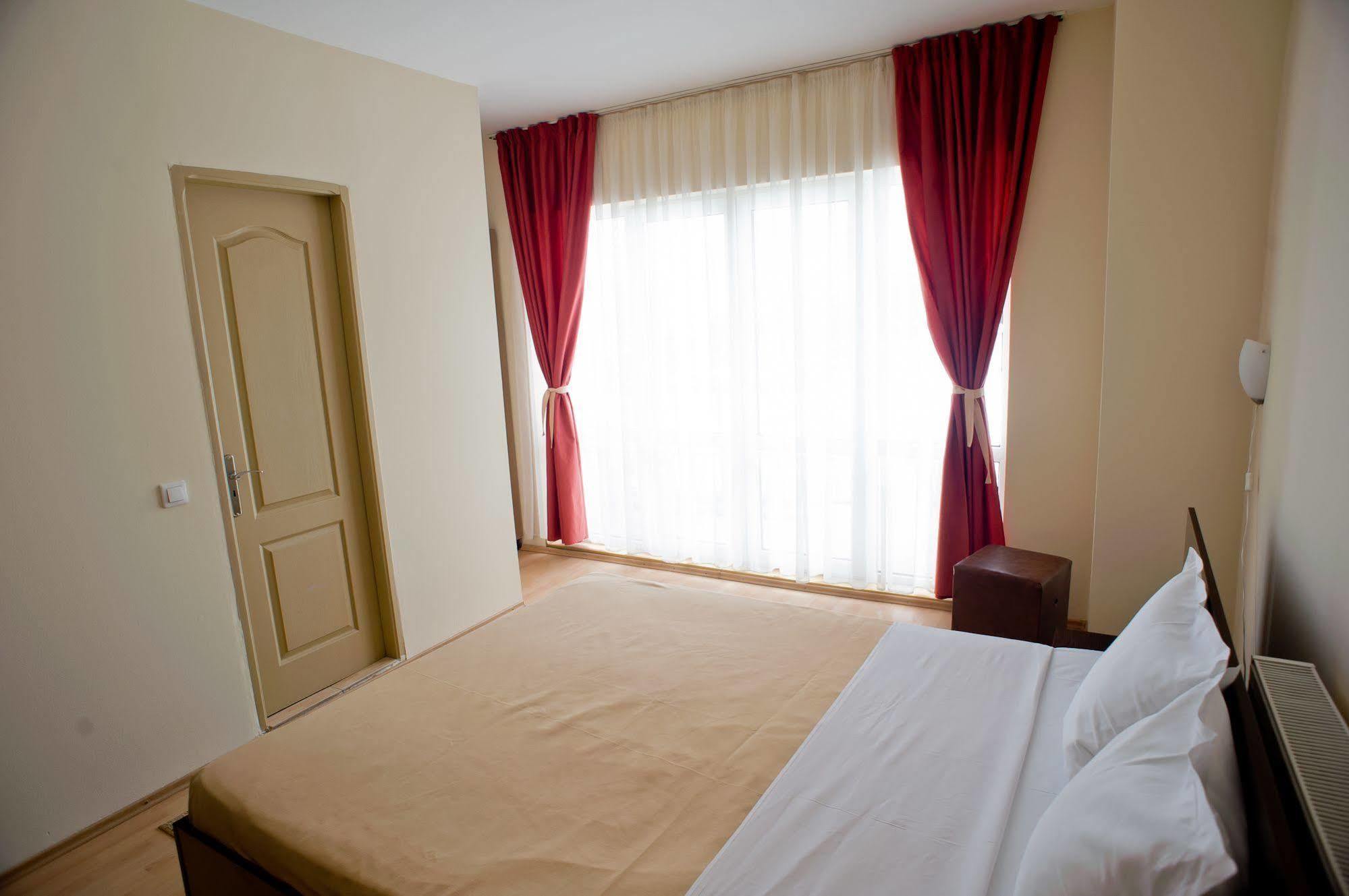 Pension Cluj Bagian luar foto